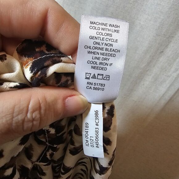 Maurices Leopard Animal Print Cream Brown Black Crepe Button Up Tab Sleeves 1X - Picture 9 of 10